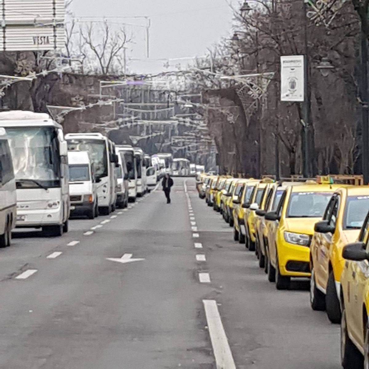 COTAR: Taxiurile dotate cu aplicaţii moderne pentru comandă